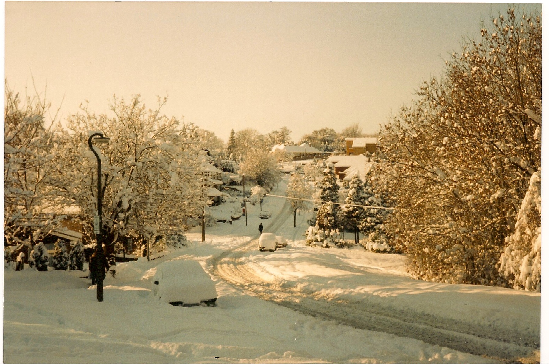 1987 Snow - Looking down Hempstead Hill towards Hempstead. Spekes Road to the left in the dip